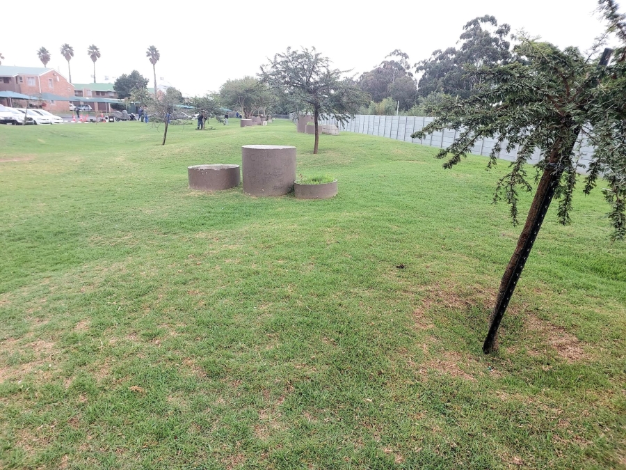 2 Bedroom Property for Sale in Oakglen Western Cape